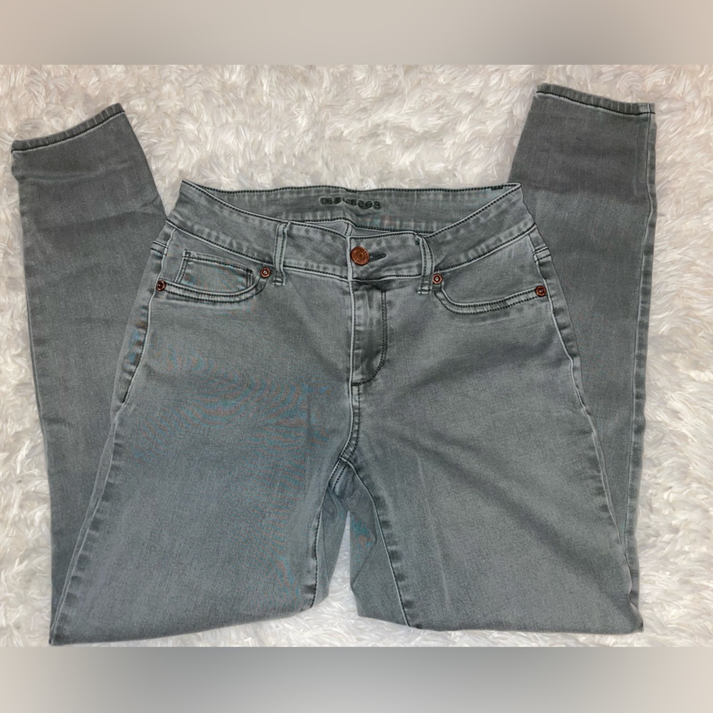 Maurices gray skinny jeans. Stretchy. Size S.
